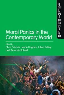 portada moral panics in the contemporary world (en Inglés)